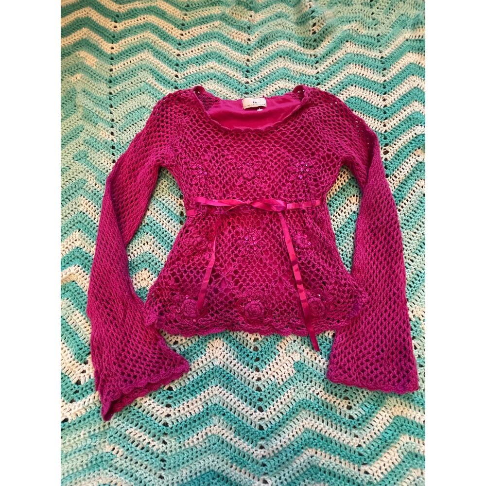 hot pink crochet flare sleeve iz byer sequin babydoll top